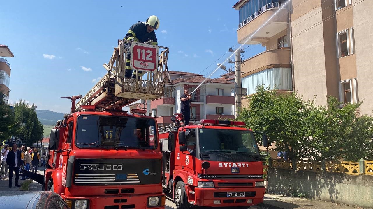 Balkonda başlayan yangın kontrol altına alındı