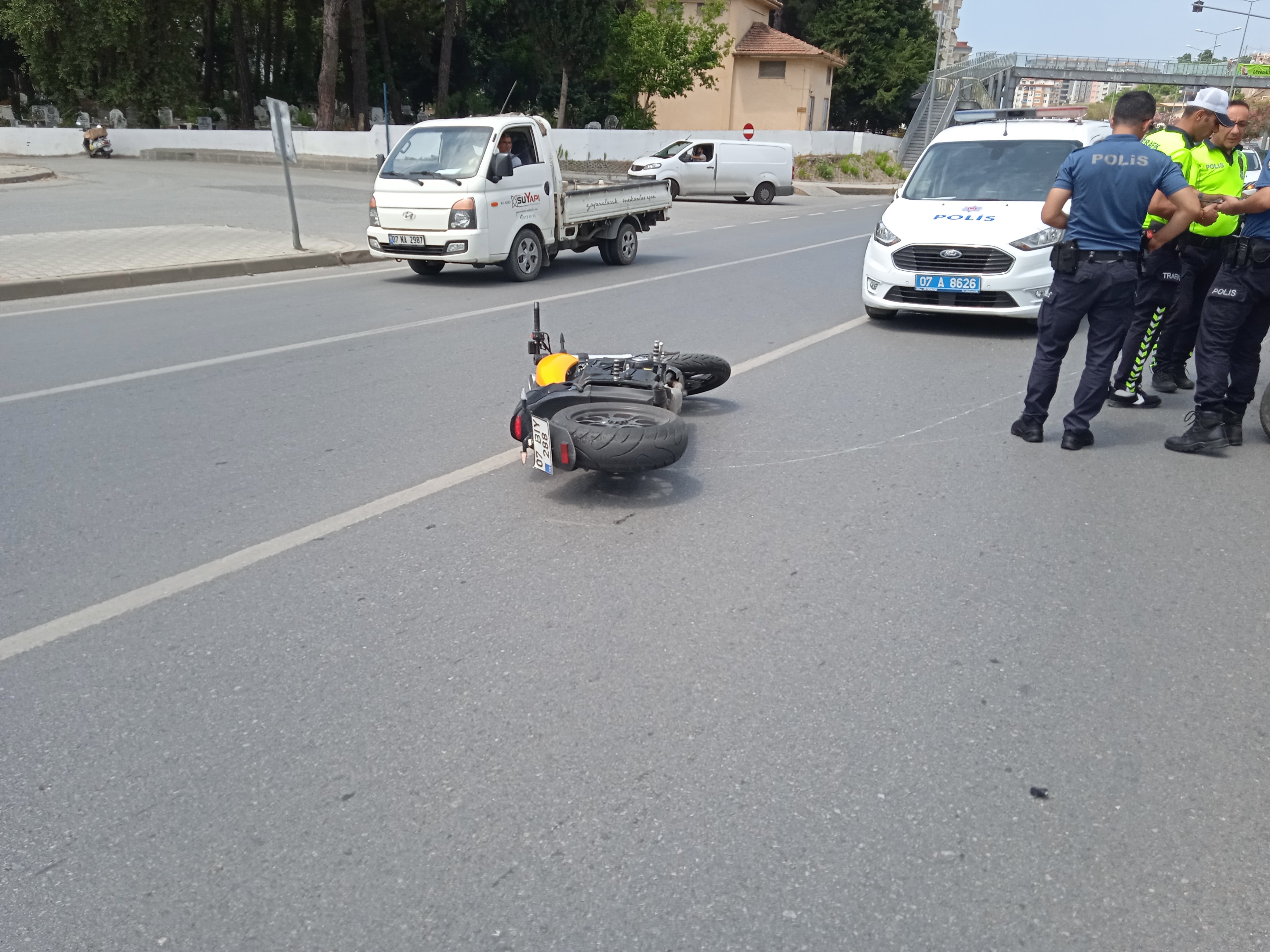 Antalya’da motosikletler çarpıştı: 1 yaralı