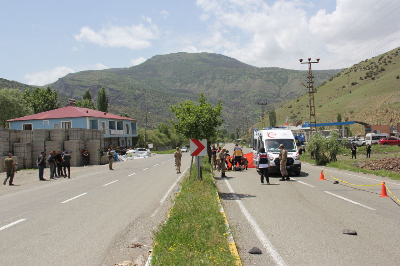 Erzurum'da feci kaza: Yaya hastanede can verdi