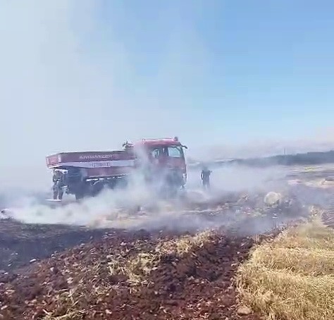 Saman balyaları alev alev yandı