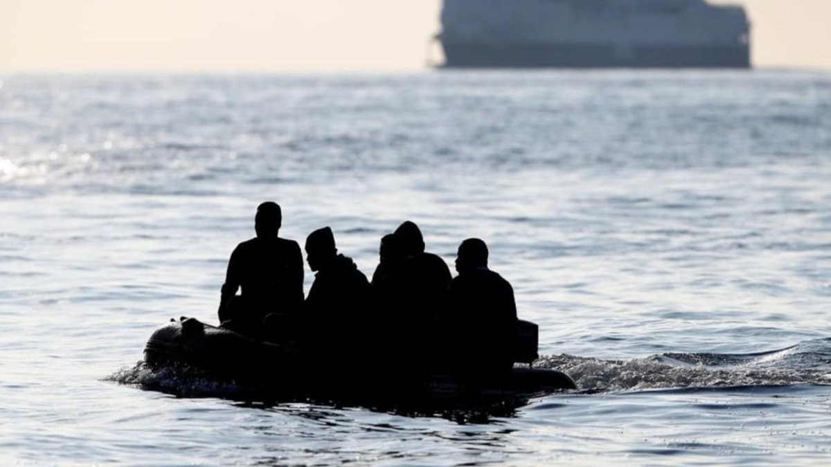 Çanakkale'de kaçak göçmenler ekiplerden kaçamadı