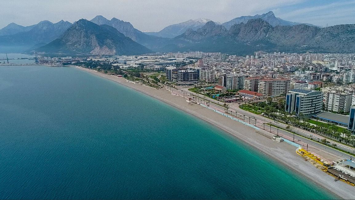 Antalya'da termometreler 46 dereceye çıktı