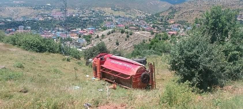 Belediye aracı şarampole yuvarlandı