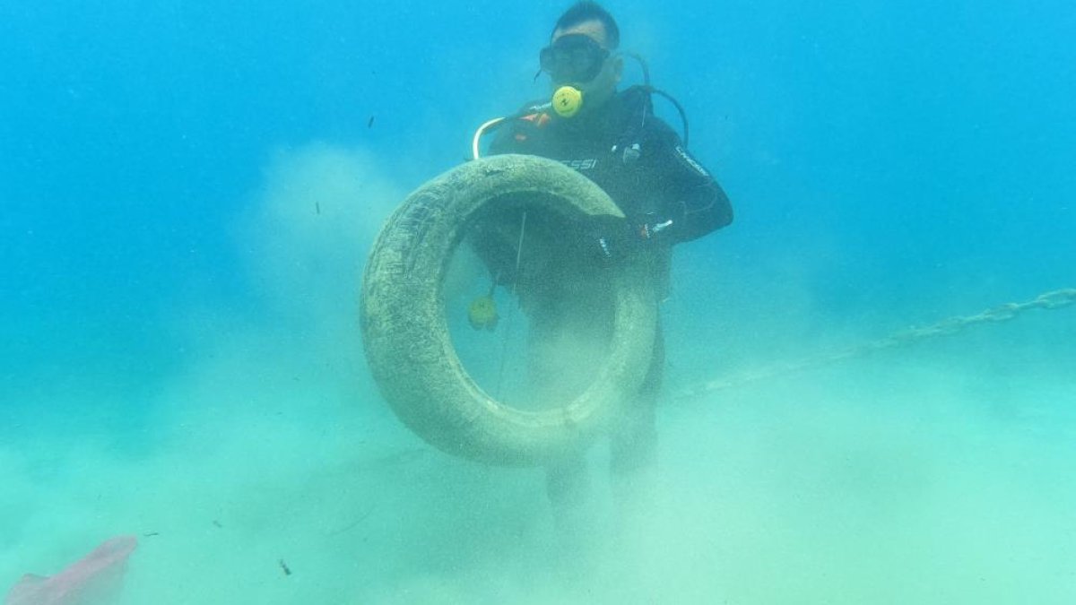 Bodrum'da deniz dipleri temizlendi