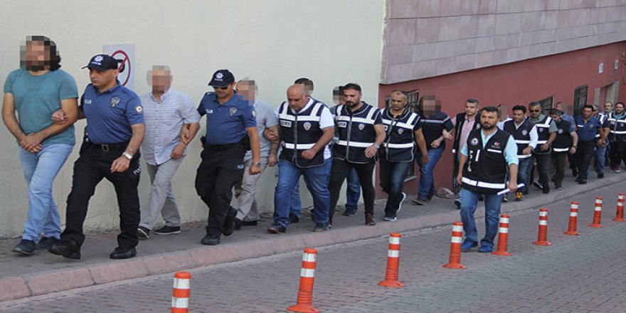 Kayseri'de FETÖ'den 21 kişi adliyede