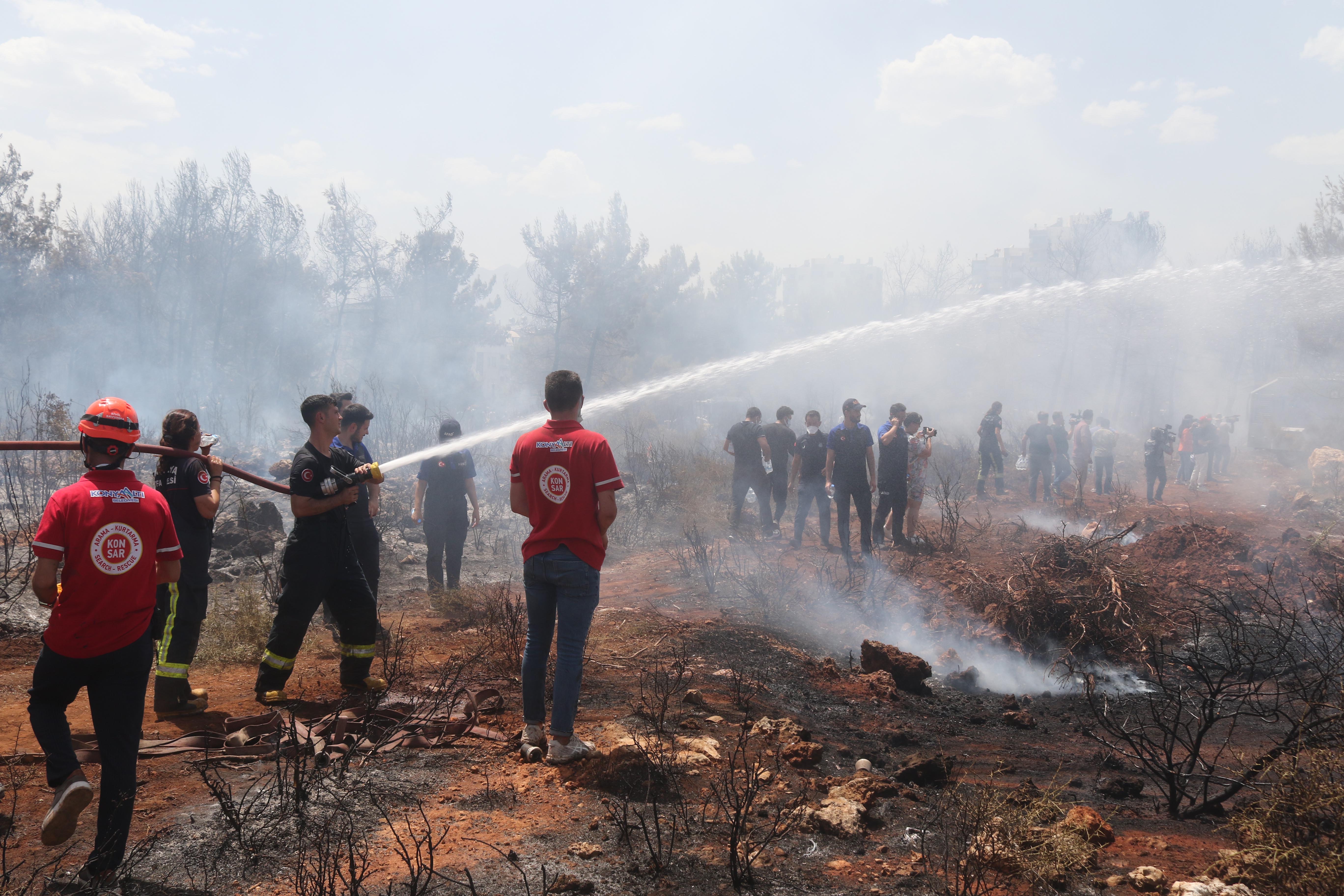 Antalya'da 2 farklı noktada orman yangını