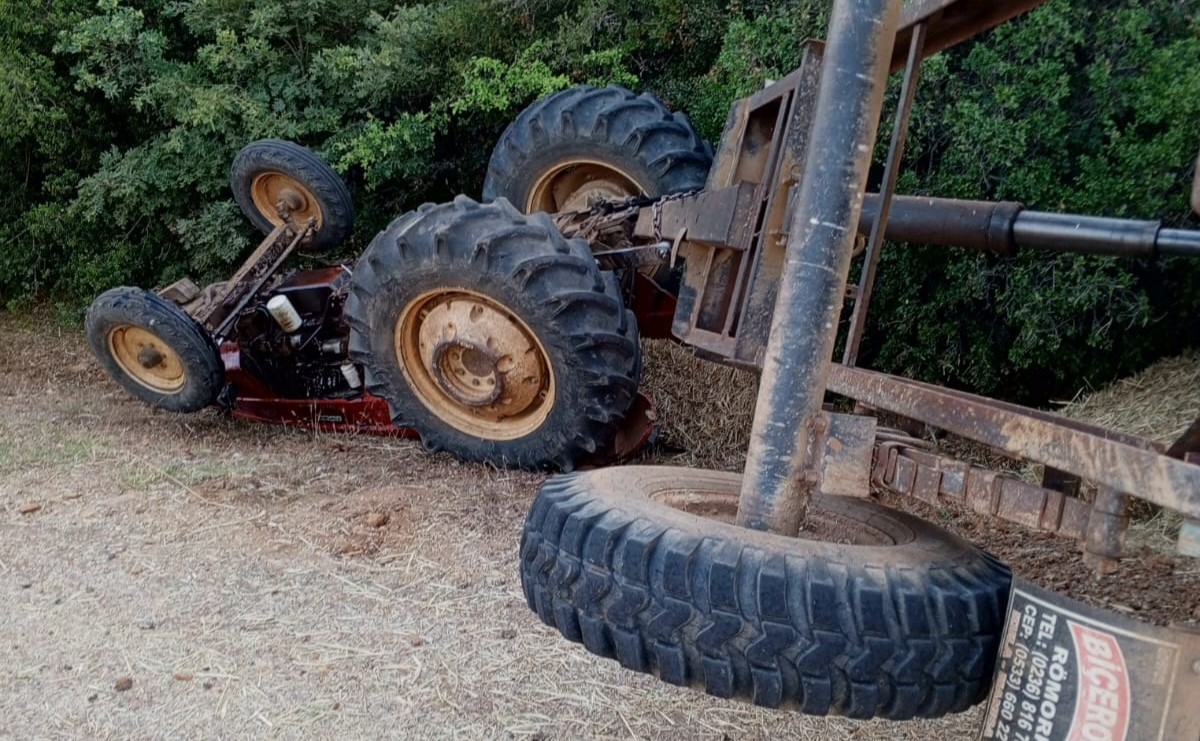 Manisa’da traktör devrildi: 2 yaralı