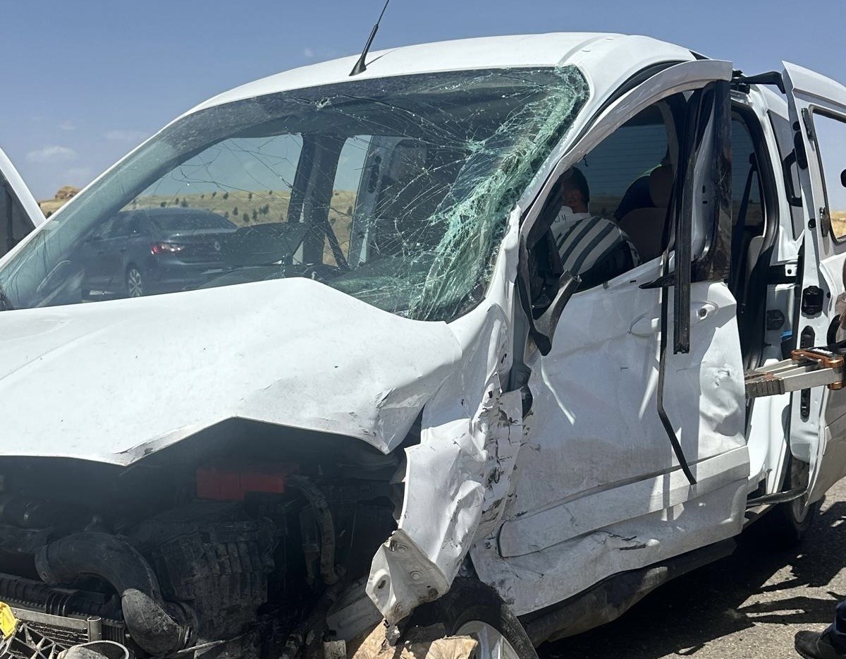 Mardin'de trafik kazası: 3 yaralı