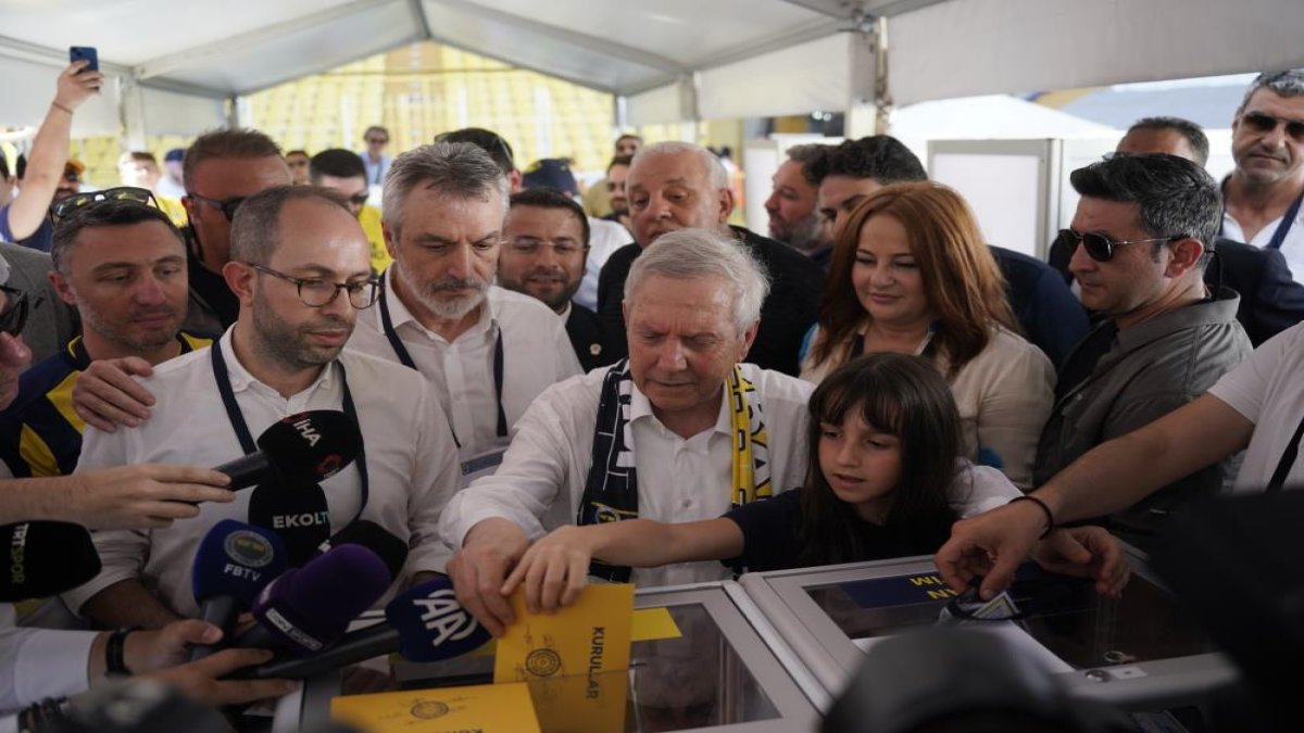 Aziz Yıldırım oyunu kullandı