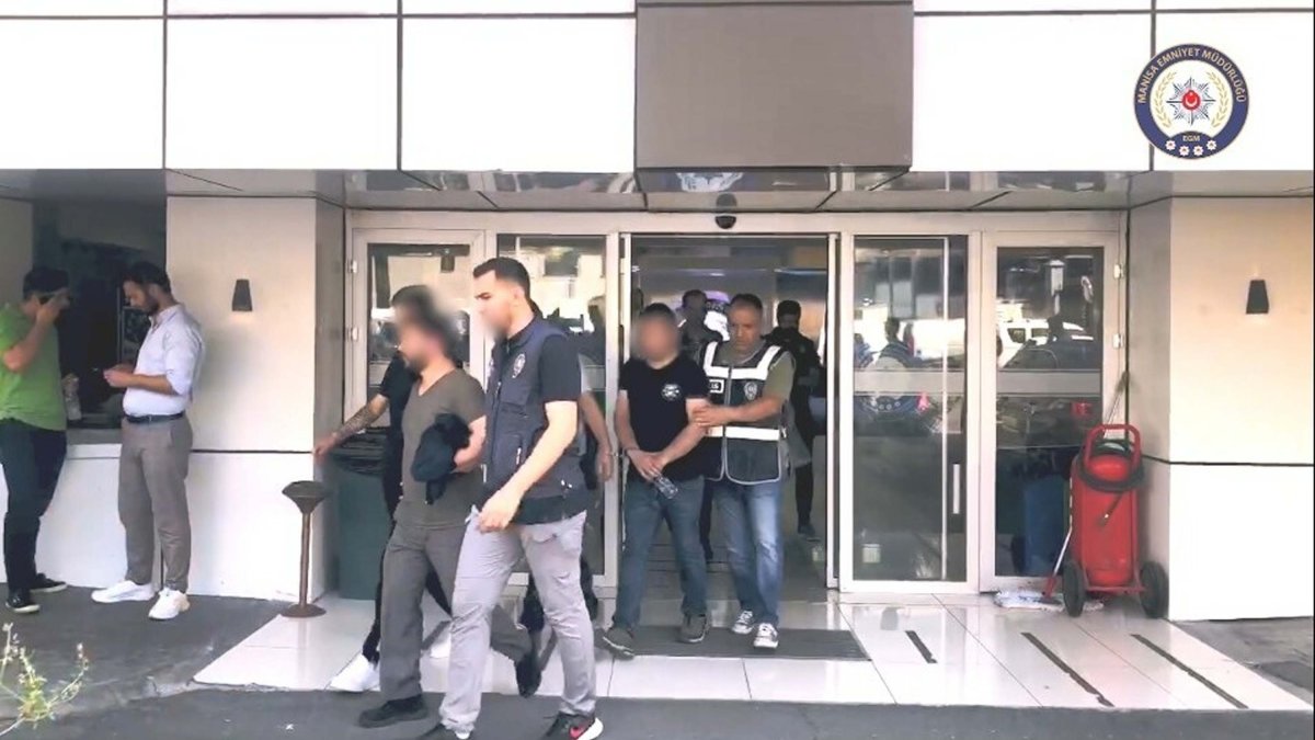 Manisa merkezli 16 ilde 'müstehcen yayın' operasyonu: 24 gözaltı