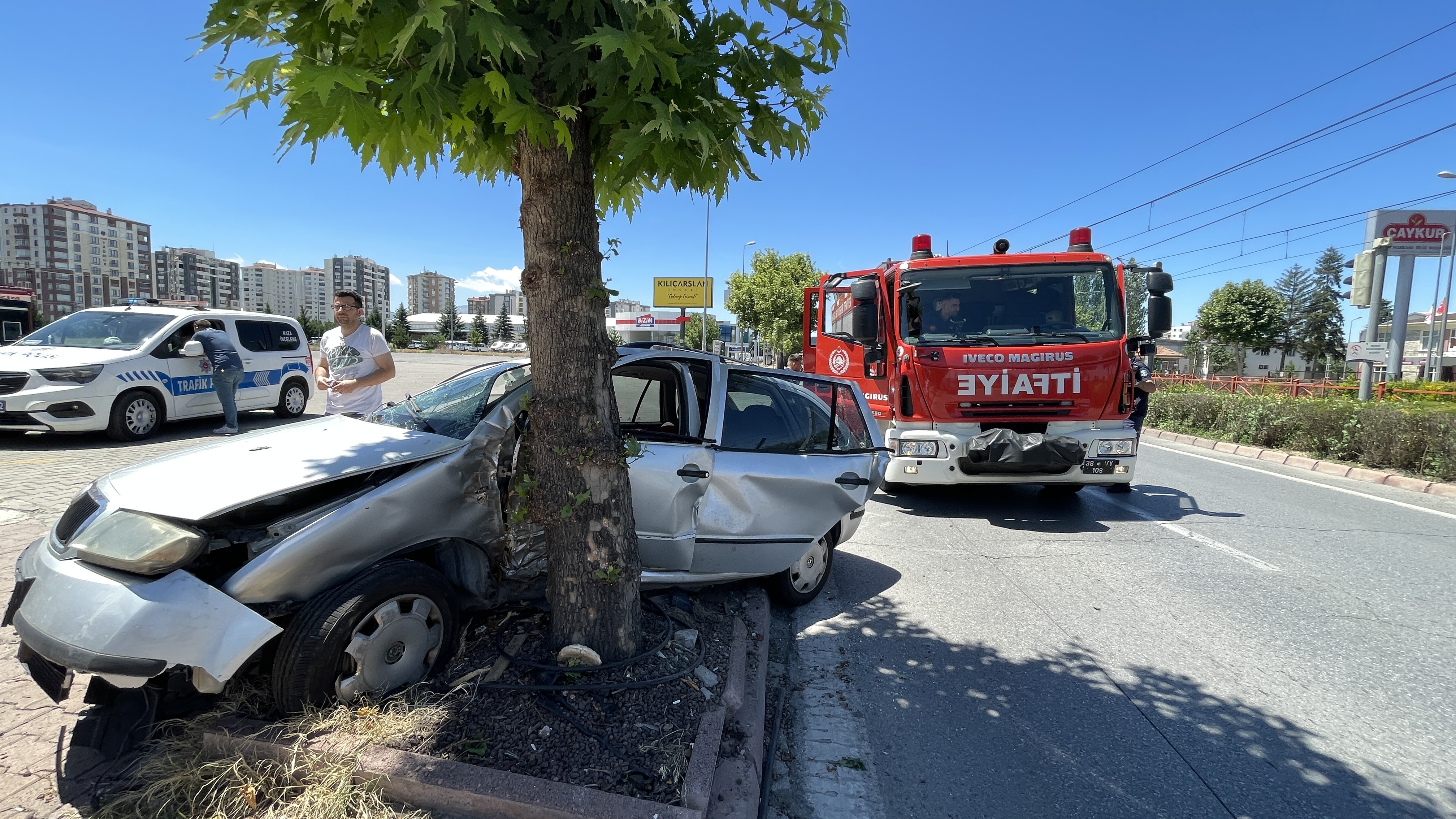 Kurban kesmeye giderken kaza yaptılar