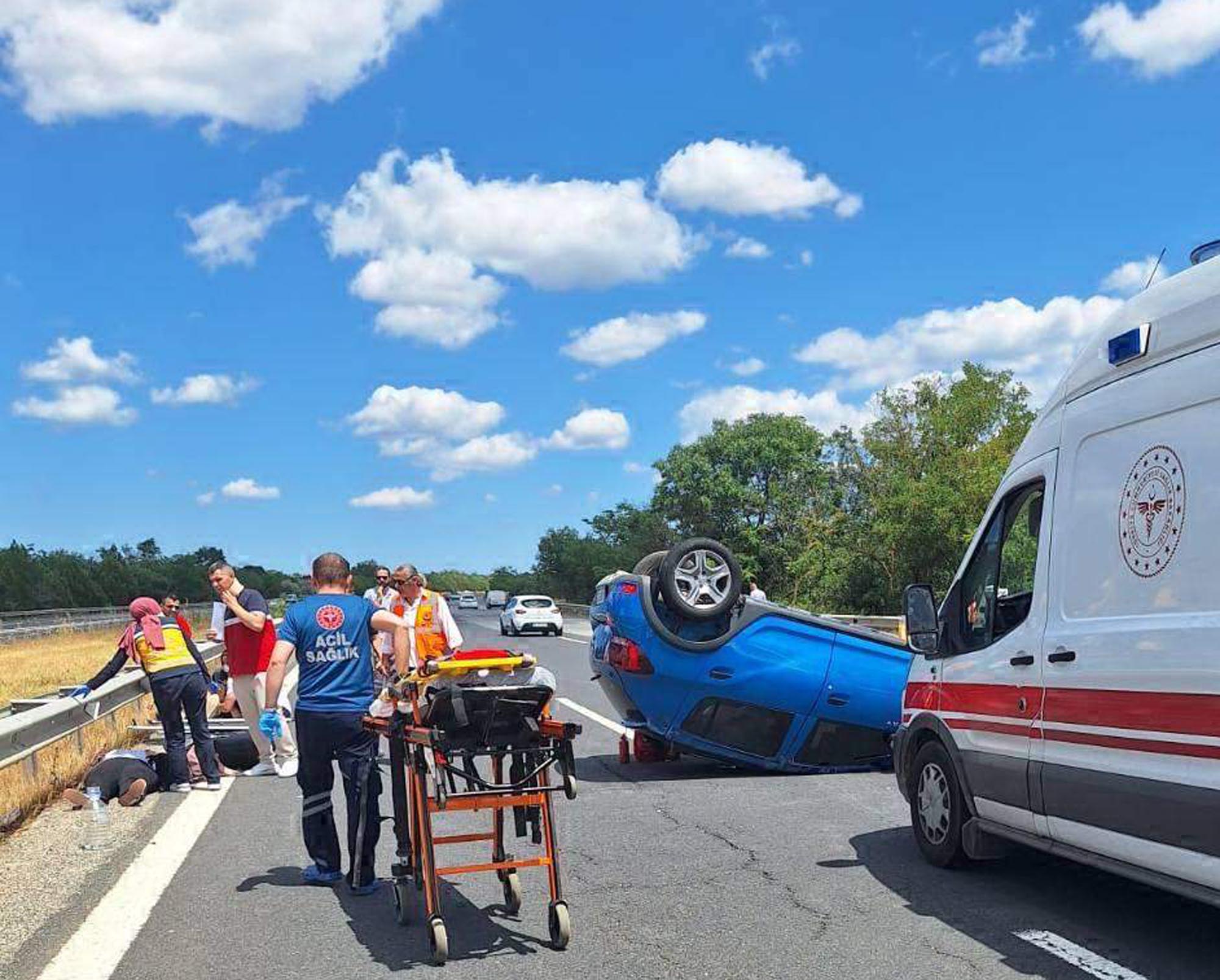 Tekirdağ'da otomobil devrildi