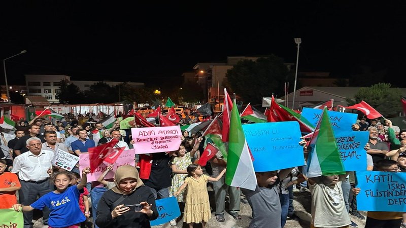 Adıyaman'da özgür Filistin mitingi düzenlendi.