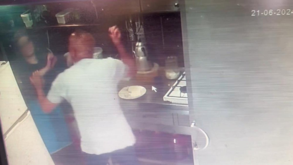 Samsun'da eski eş dehşeti! Garson kadını kurtardı