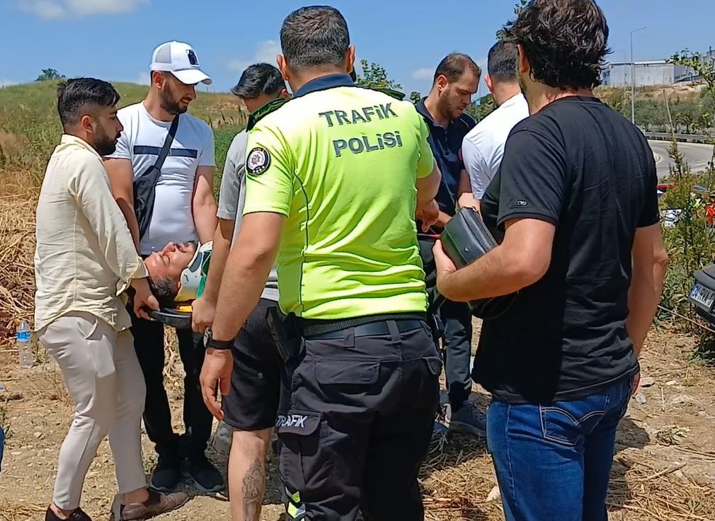 İstanbul'da otomobil metrelerce sürüklendi! 2 yaralı