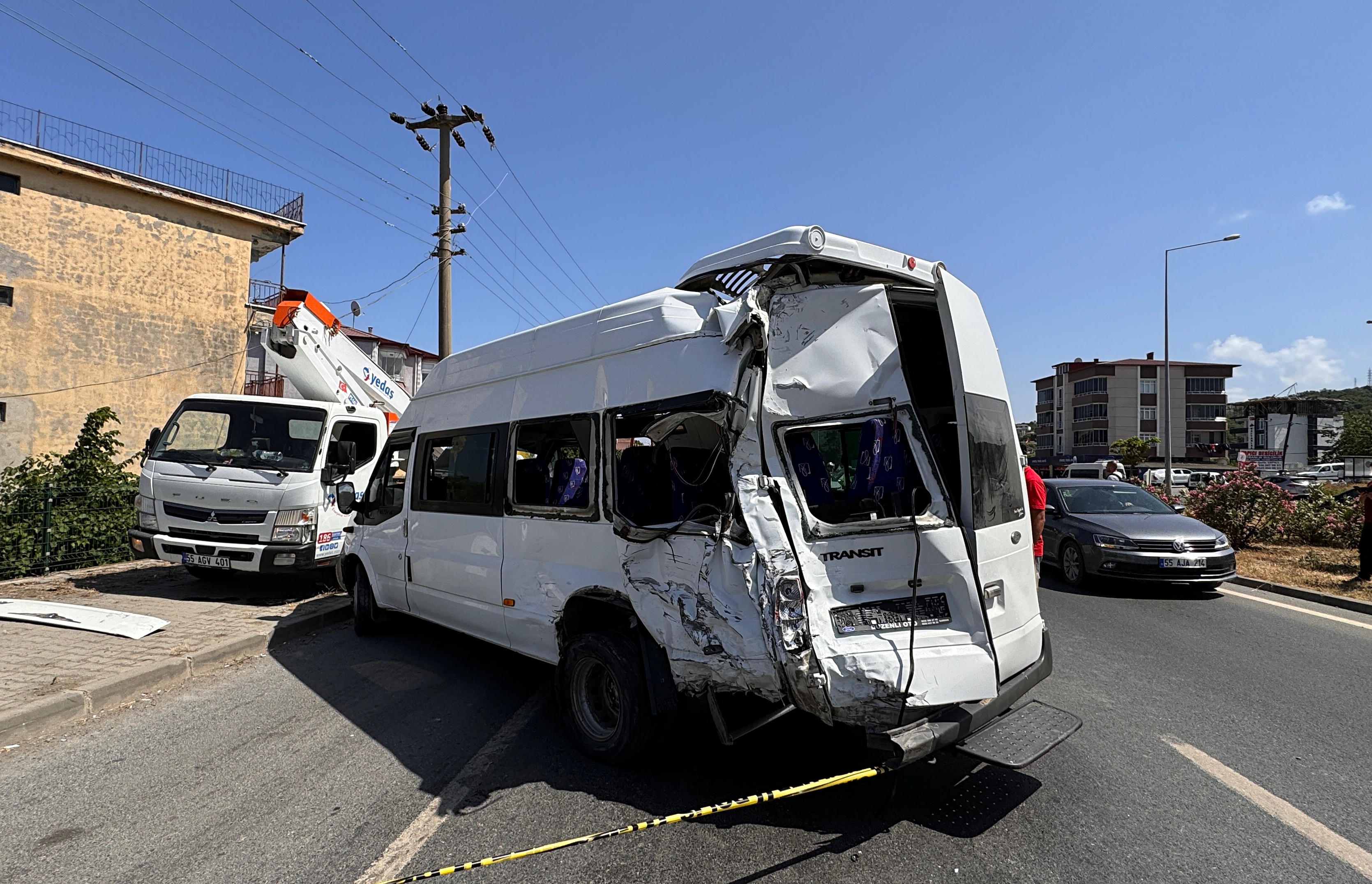 Samsun'da kamyonla yolcu otobüsü çarpıştı