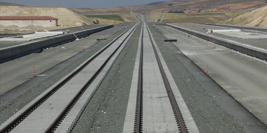 Ankara-Sivas YHT Projesi'nde ray serimi sürüyor