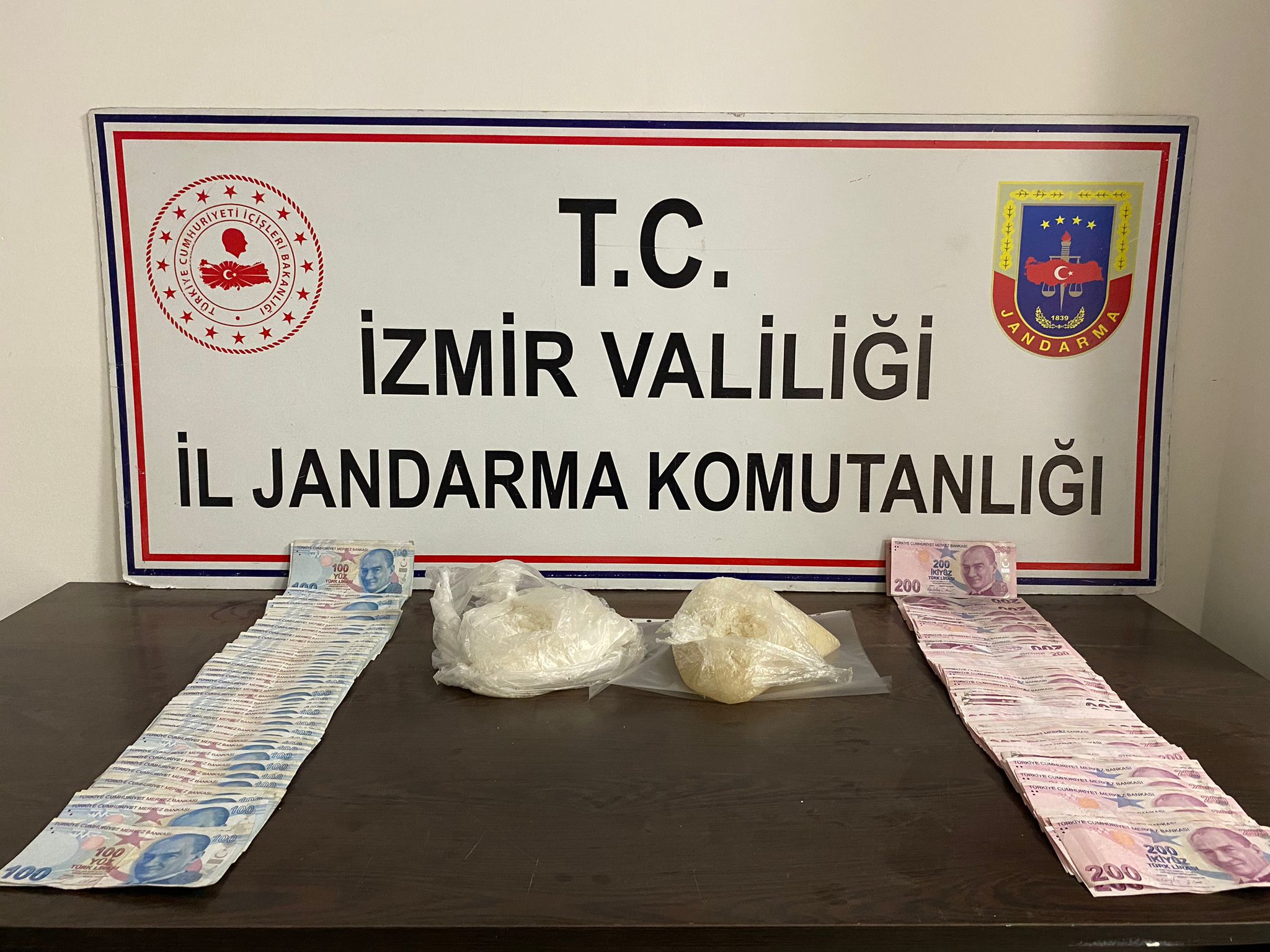 İzmir'de operasyon '1 kişi tutuklandı'