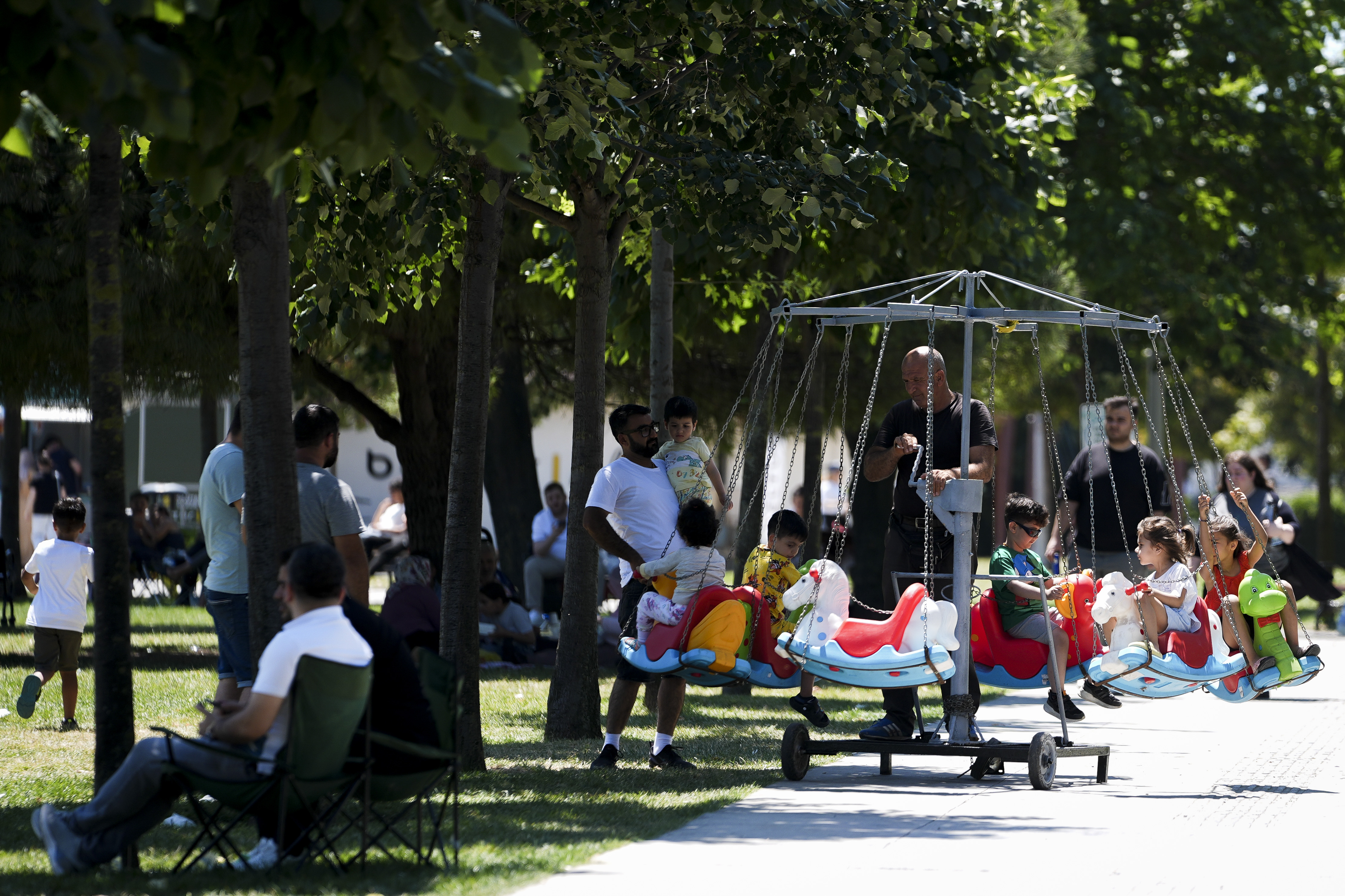 Hafta sonu park ve sahiller dolup taştı