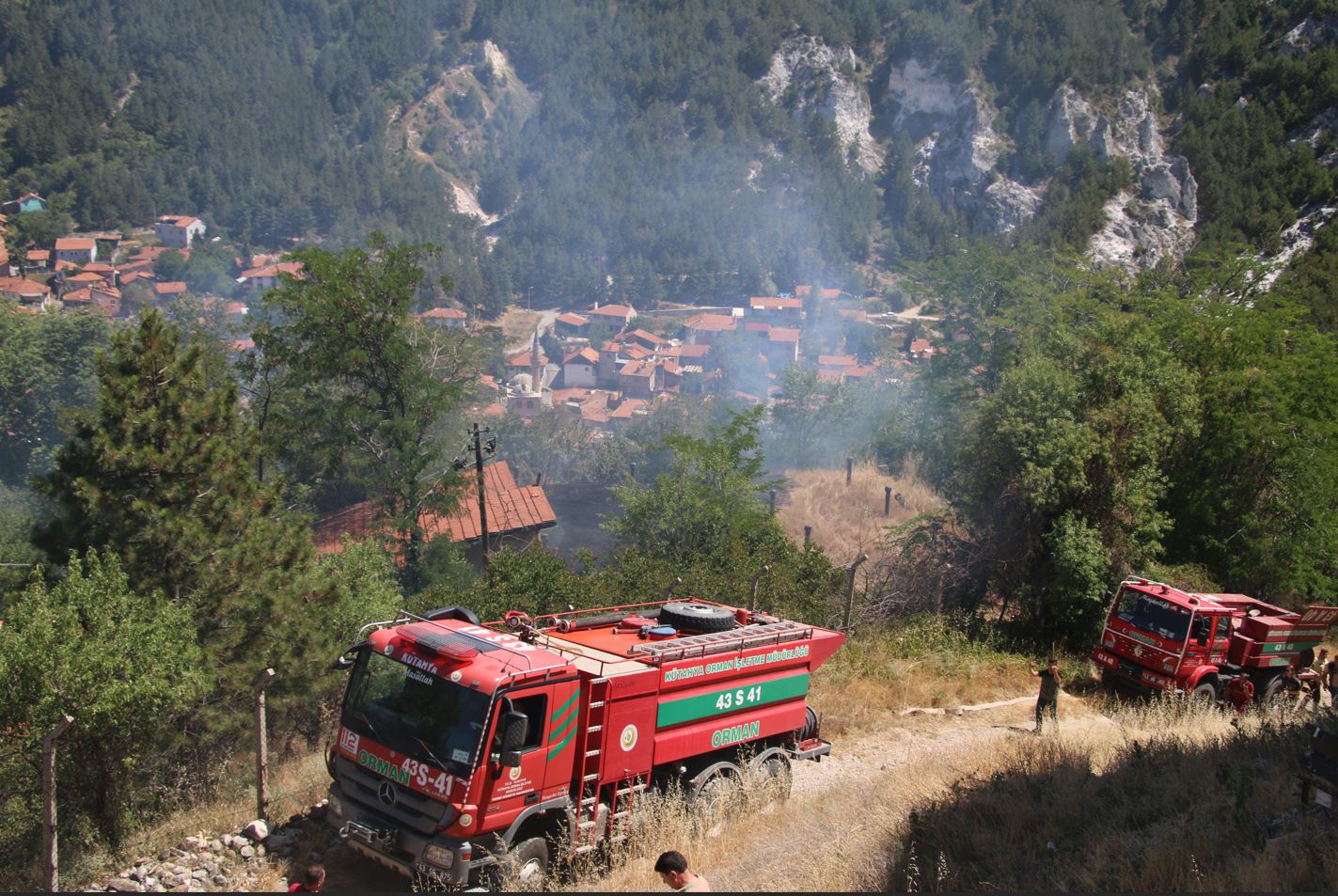 Kütahya Kalesi'nin eteklerinde yangın