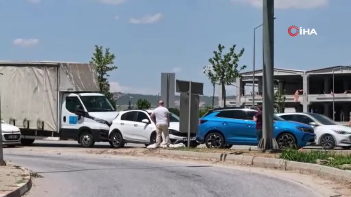 Bursa'da zincirleme kaza: yaralılar var