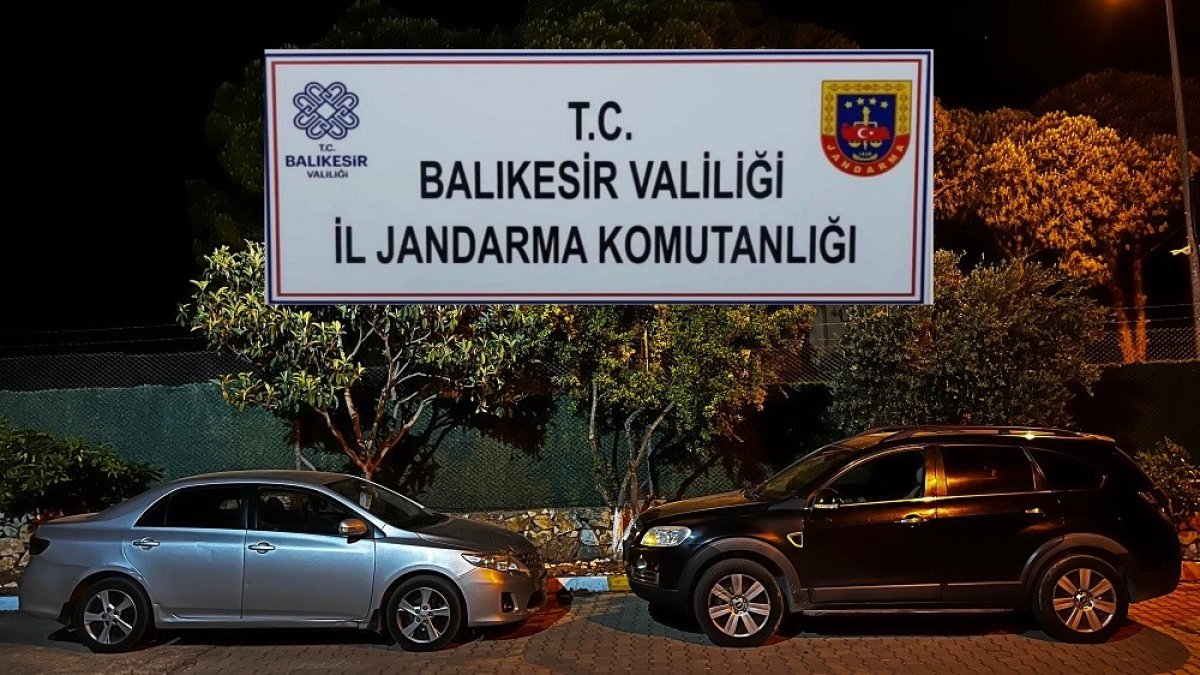 jandarmadan kaçak göçmen operasyonu: 12 kaçak göçmen yakalandı