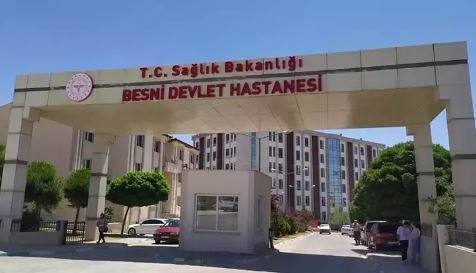 İnşaatın 3'üncü katından düşen işçi ağır yaralandı