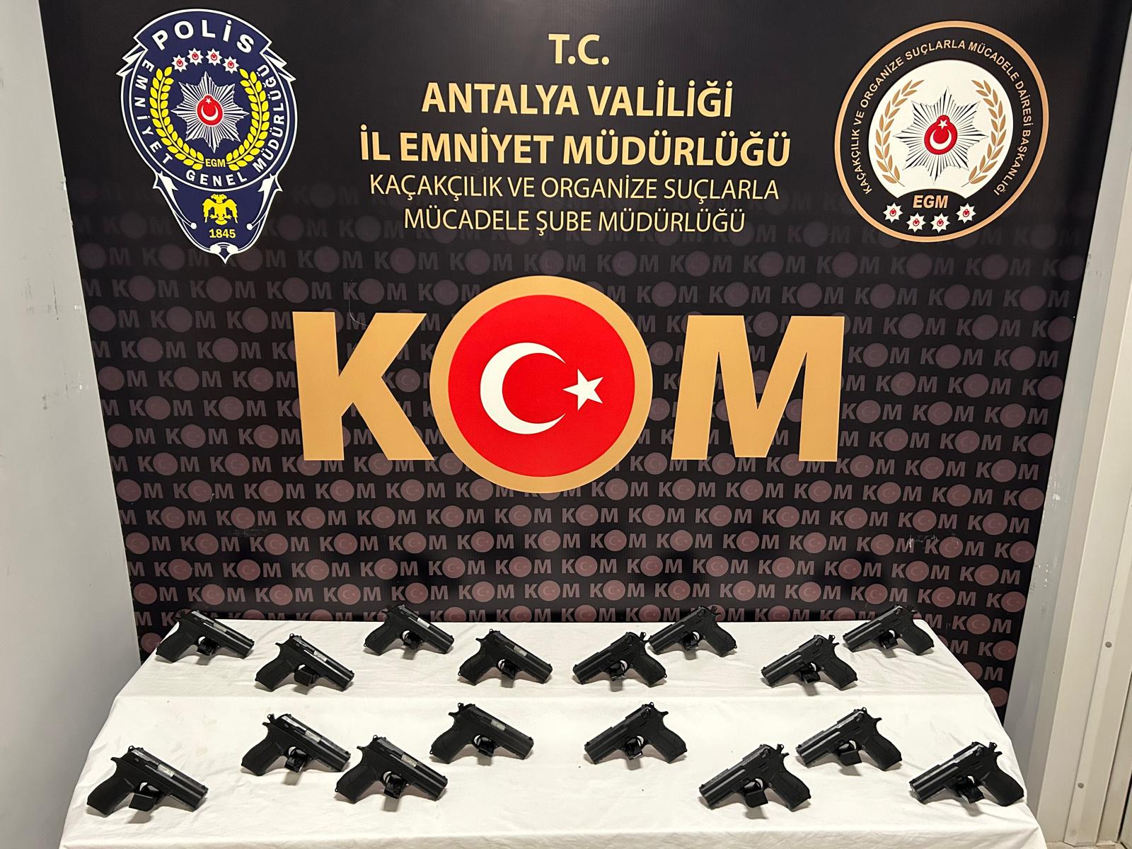 Antalya'da silah kaçakçılığı operasyonu