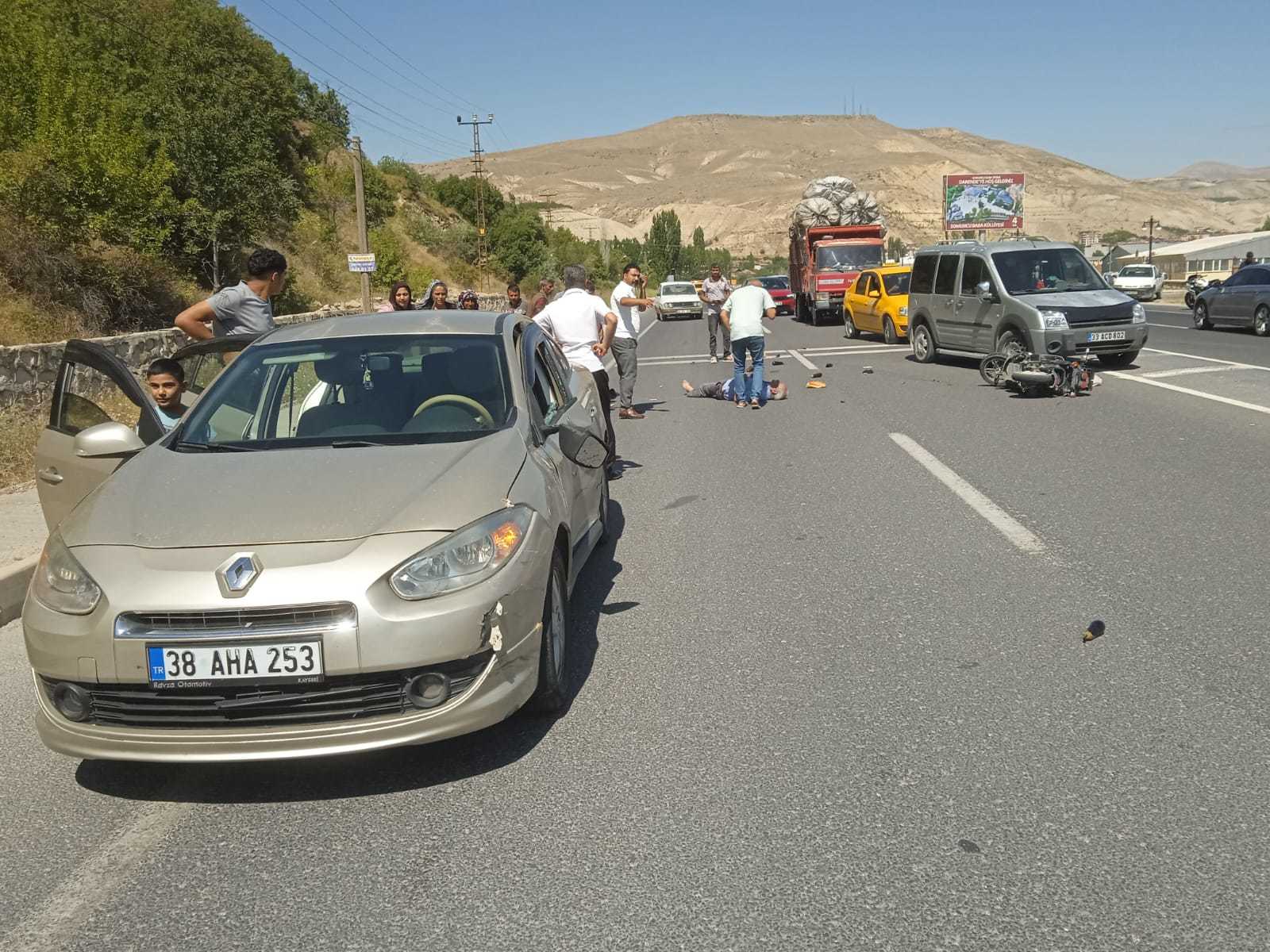 Malatya'da otomobil motosiklete çarptı