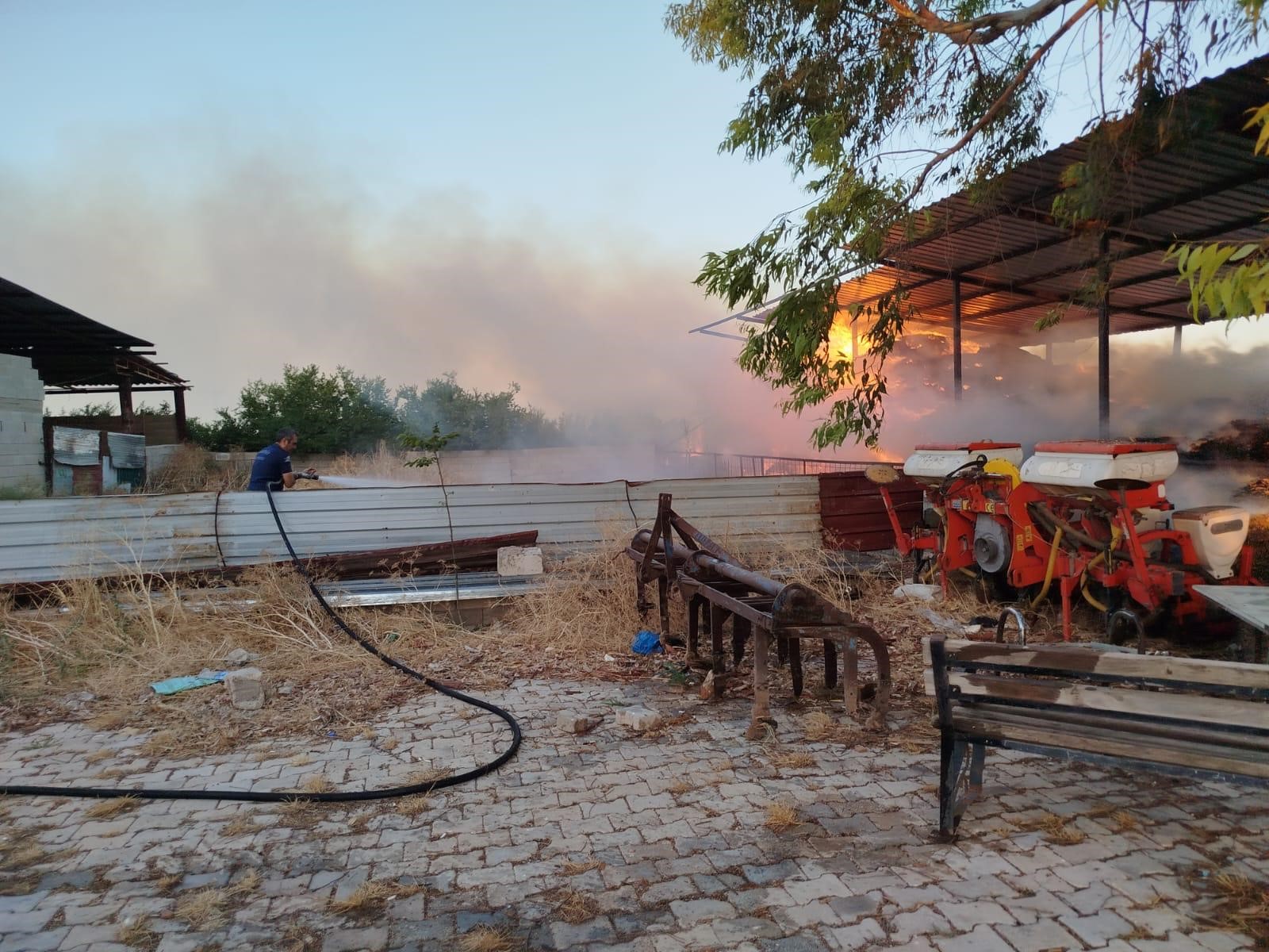 Hatay'da samanlık yangını