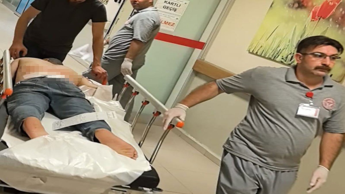 İstifa ettiği fabrikadaki 2 arkadaşını bıçaklayıp kaçtı