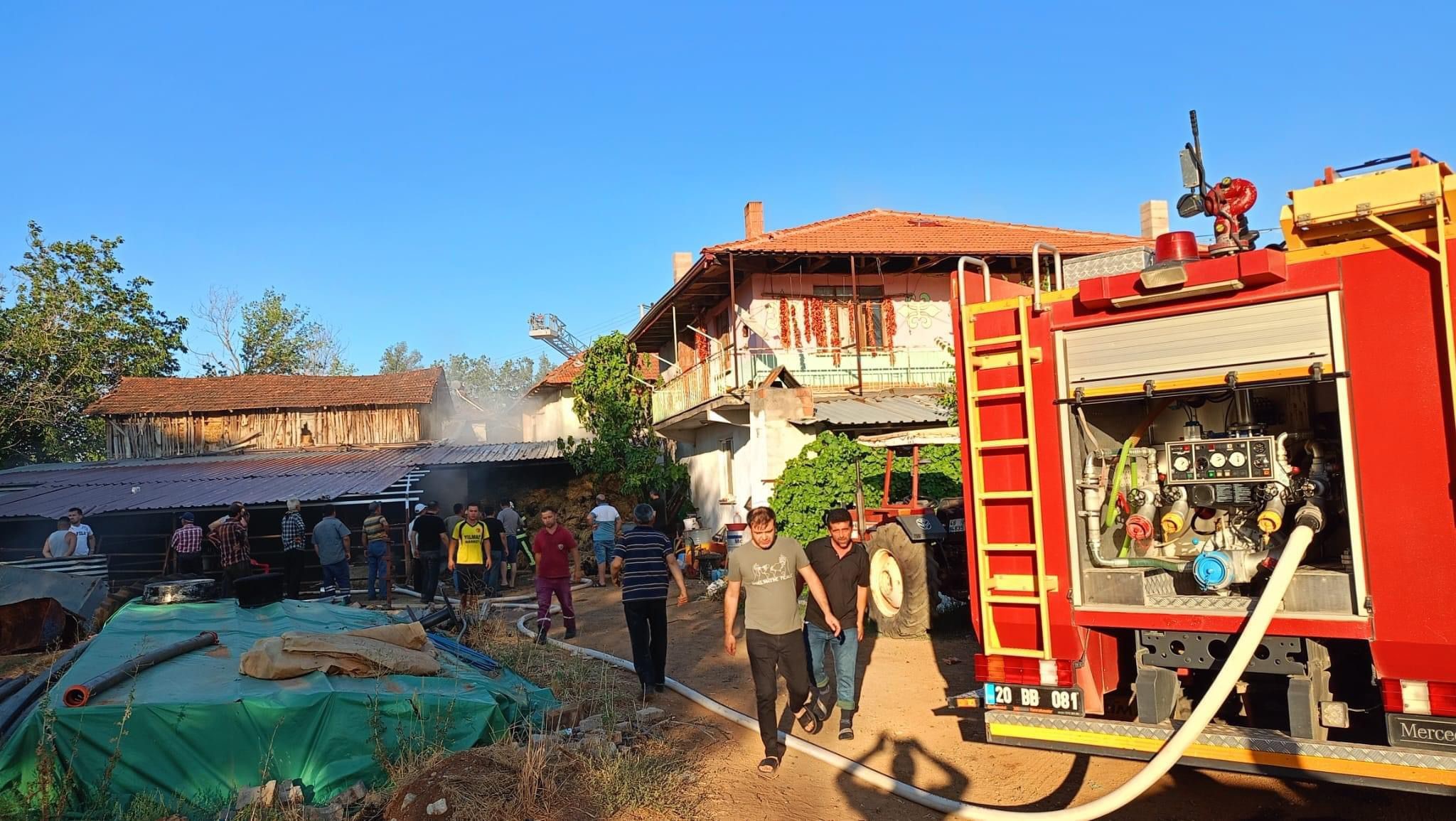 Hatay'da samanlık yangını