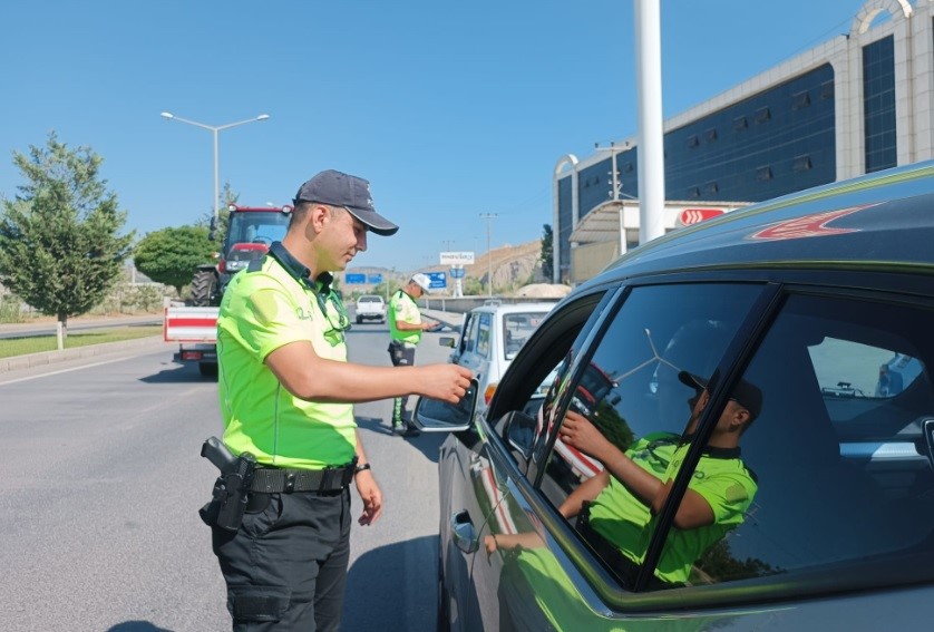 Kütahya'da trafik denetimleri artırıldı