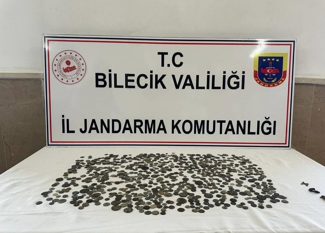 Bilecik'te yüzlerce sikke ele geçirildi