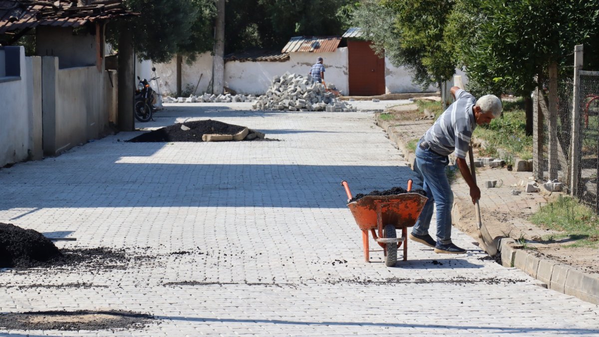 Şirinevler Mahallesi'nde yollar yenilendi