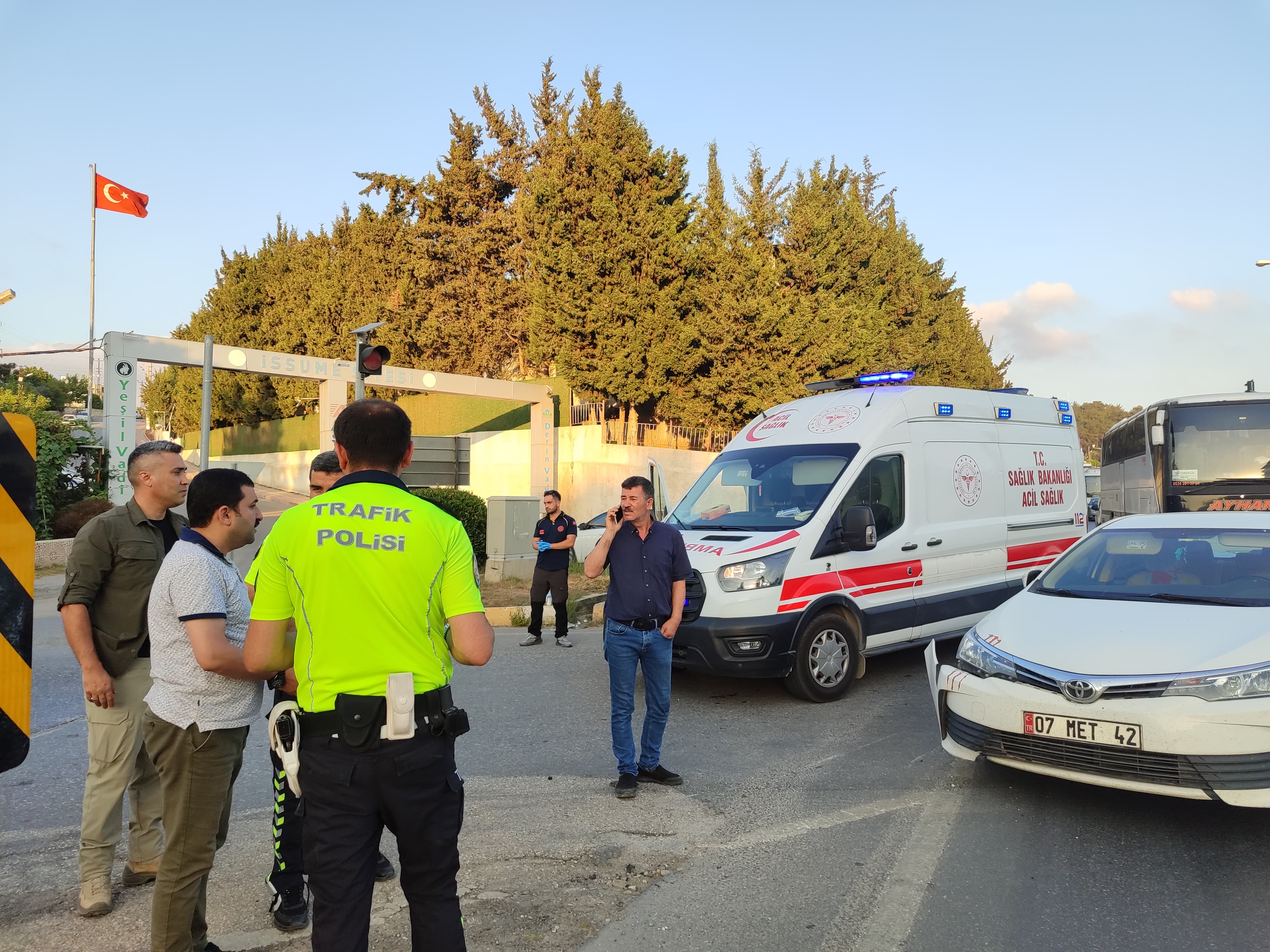 Hatay'da otomobil ile motosiklet çarpıştı: 4 yaralı