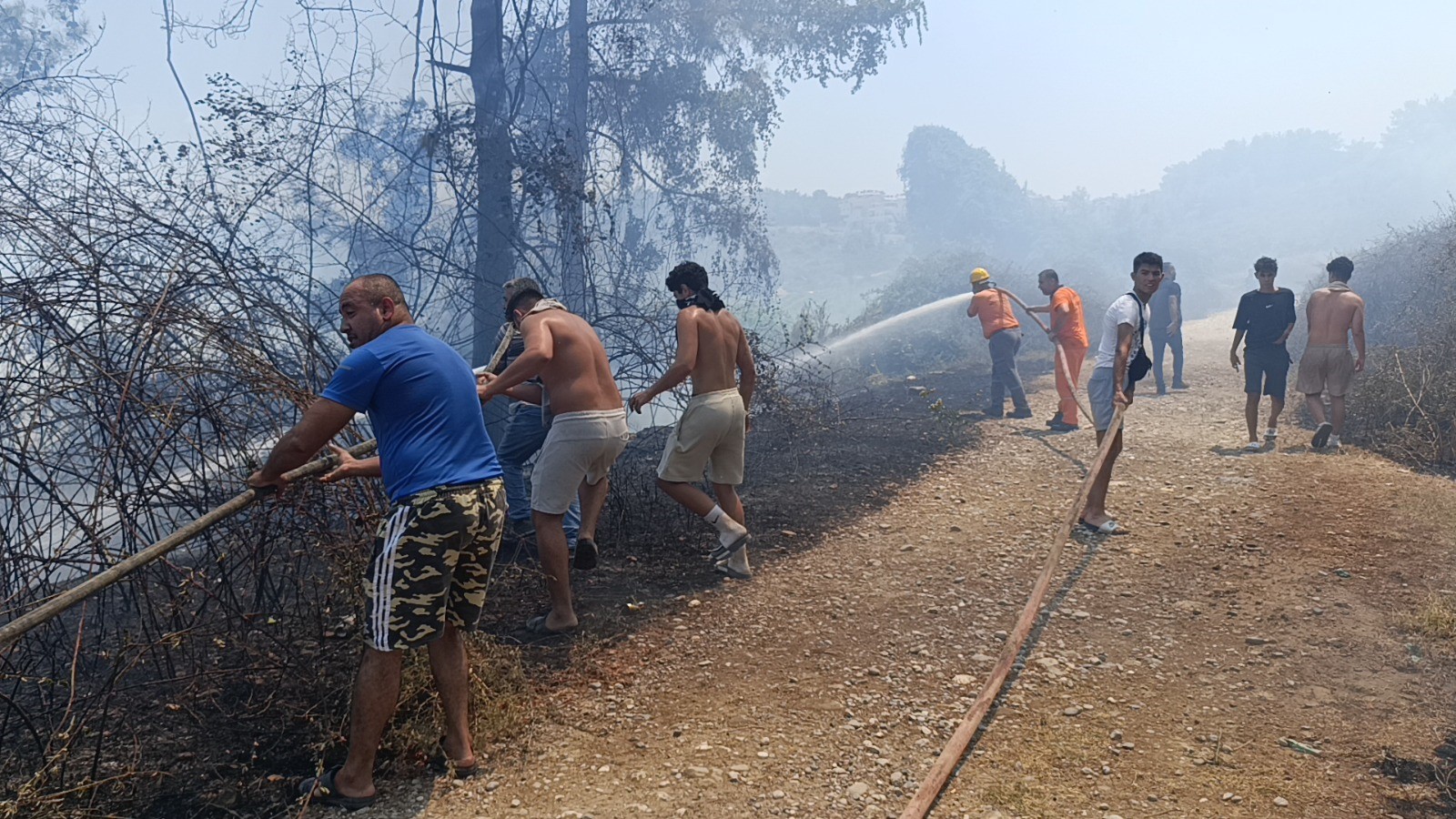 Antalya'da mezarlık yangını