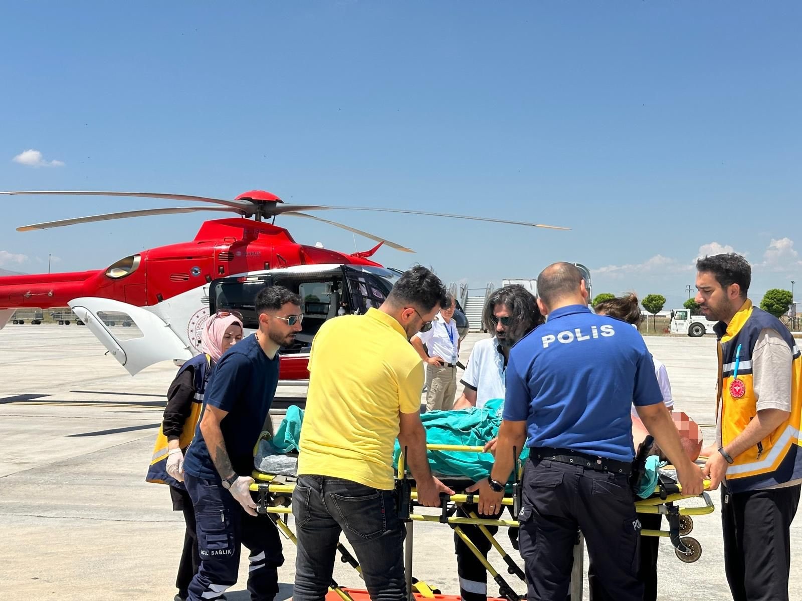 Ambulans helikopterle Adana’ya hasta sevki