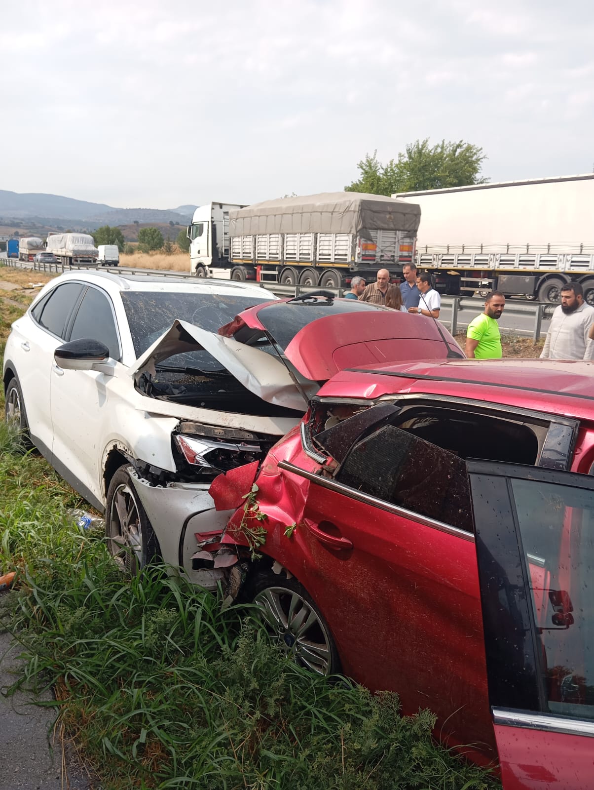 Mersin’de otomobiller çarpıştı: 1 ölü, 5 yaralı