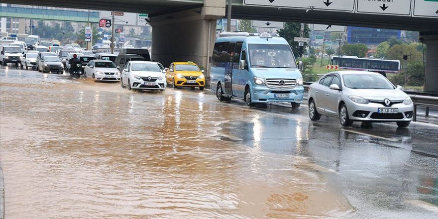 İstanbul'da sağanak etkili oluyor