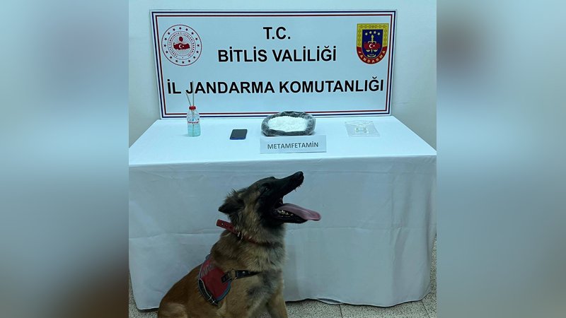 Bitlis’te 1 kilodan fazla yasaklı madde ele geçirildi