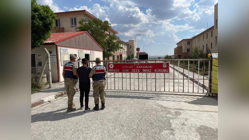 Ağrı'da iki kişi yakalandı