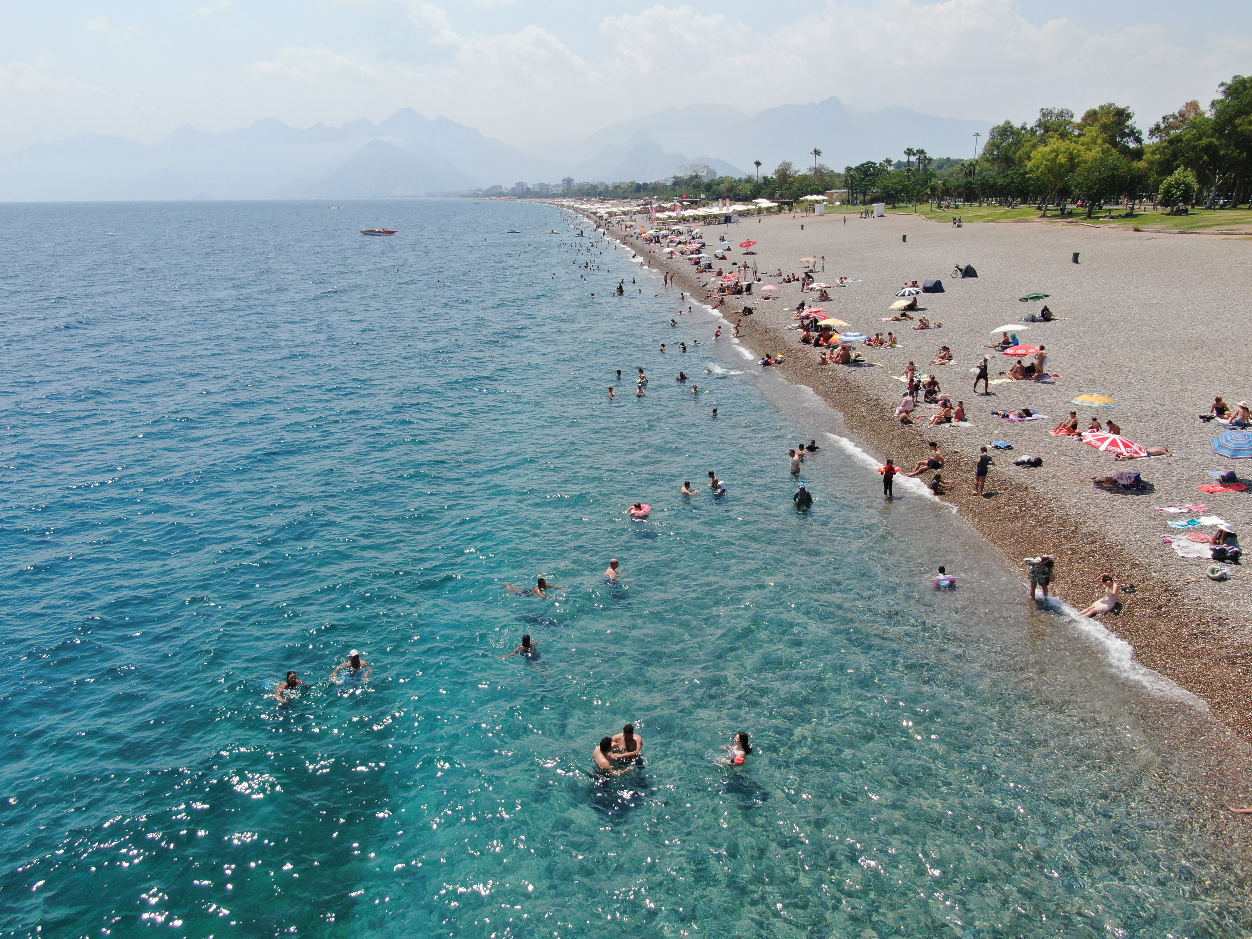 Antalya'da nem oranı yüzde 80'e çıktı