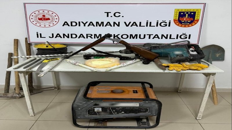 Kaçak kazı yapan 7 kişiye şok baskın