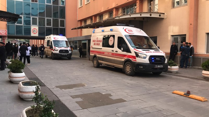 Batman'da boğulmaktan son anda kurtuldular