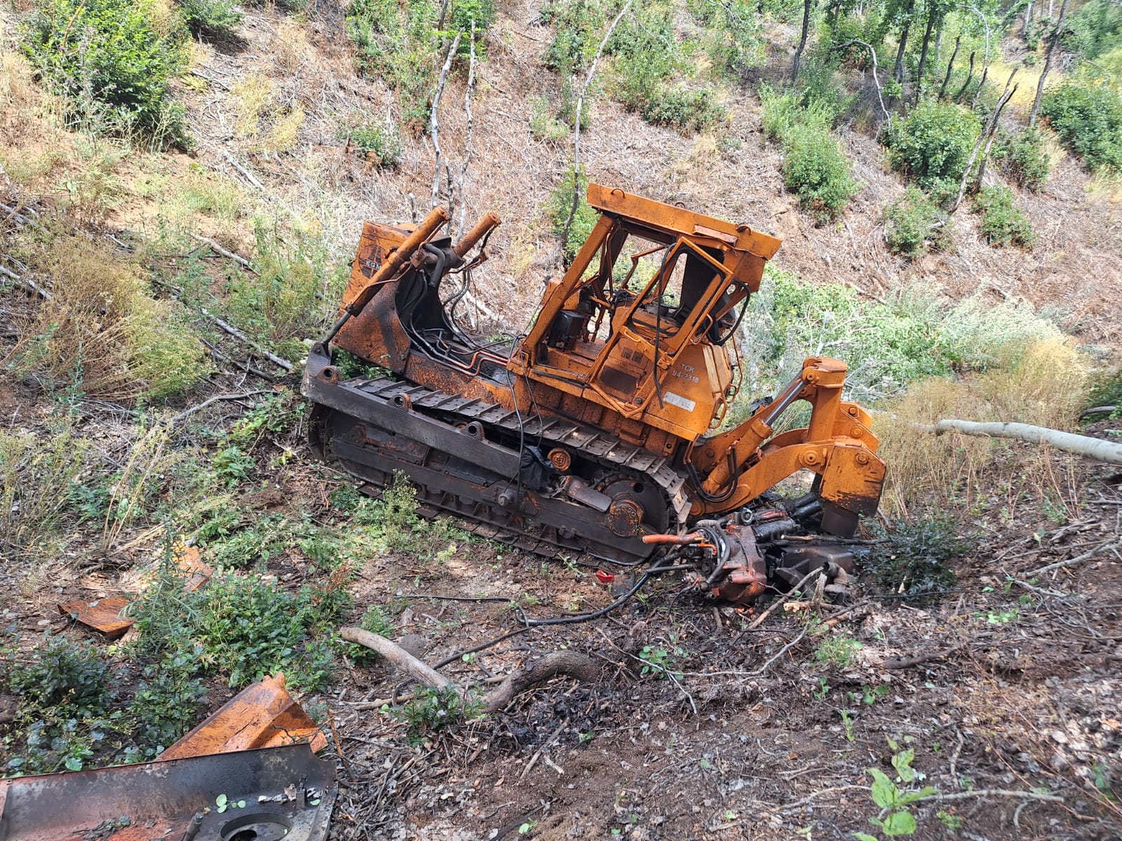 Dozer dereye yuvarlandı: 1 ölü