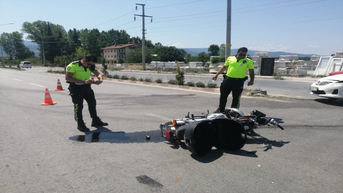 Trafik kazasında yaralanan motosiklet sürücüsü hayatını kaybetti