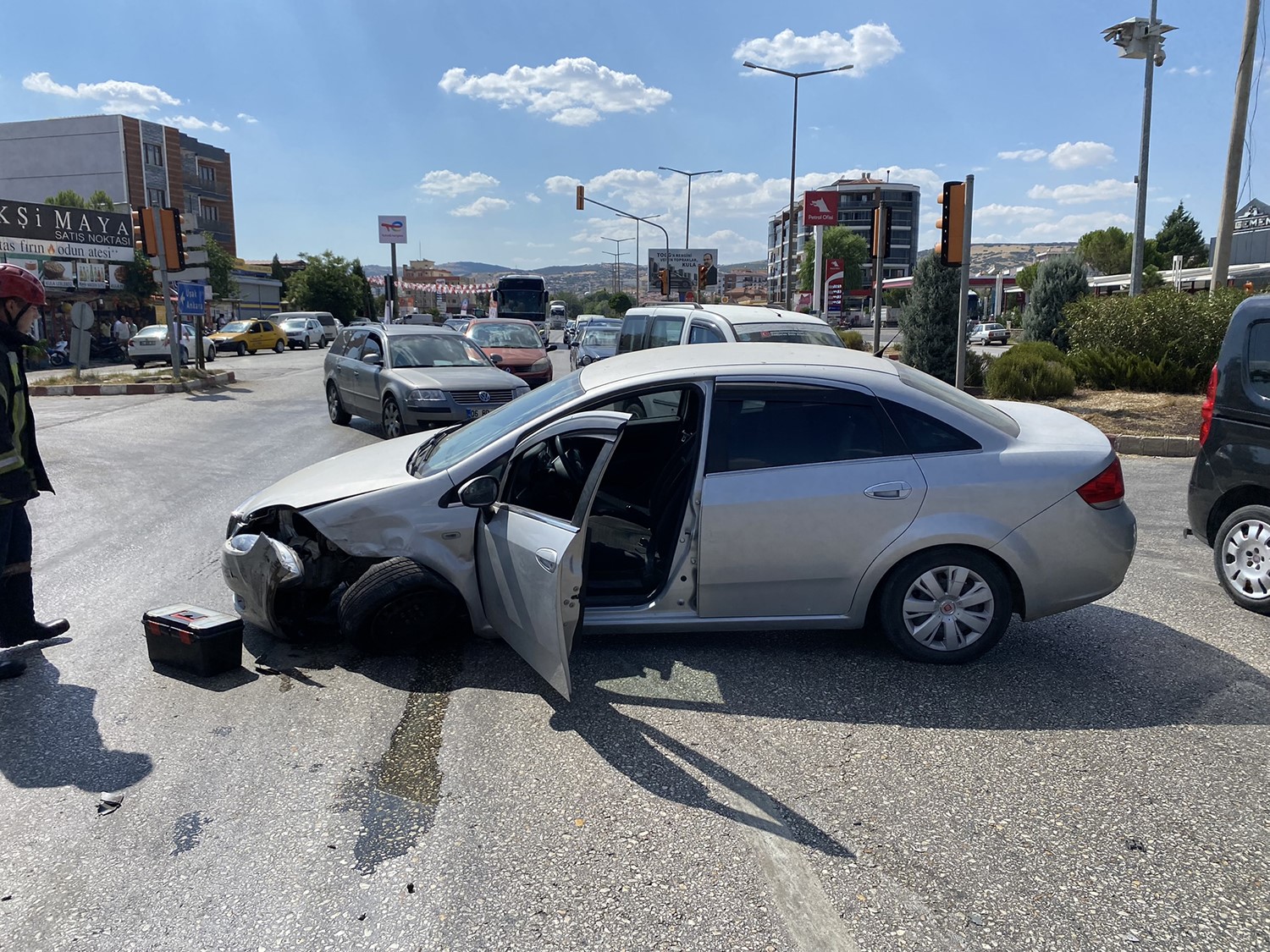 Manisa'da trafik kazası: 2 yaralı