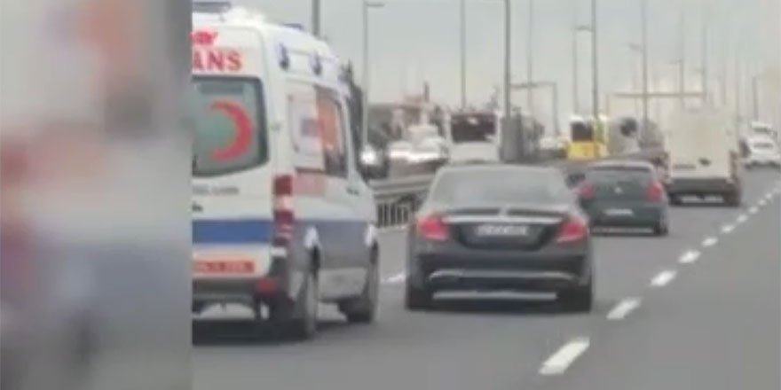 Ambulansa yer vermeyen sürücü kaza yaptı