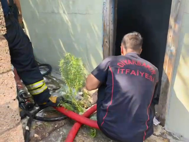 Diyarbakır'da evin bodrumunda patlama meydana geldi